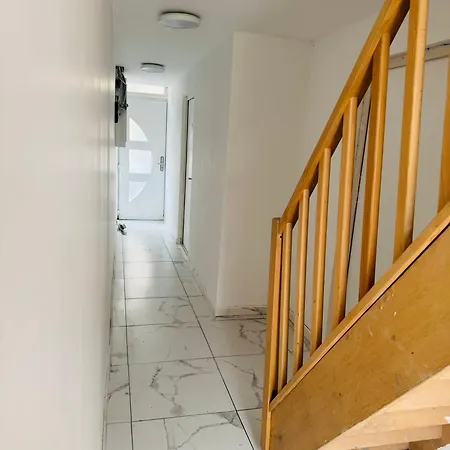 Royal 3 Apartment *